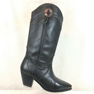 pointed tip cowboy boots